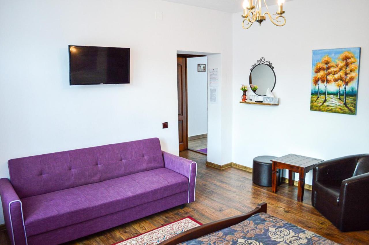 Pensiunea Casa Rica Călimăneşti Exteriör bild
