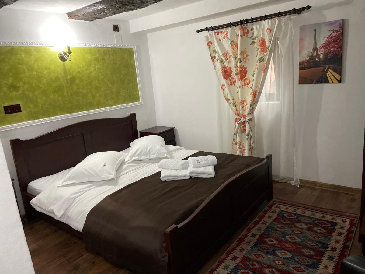 Pensiunea Casa Rica Călimăneşti Exteriör bild