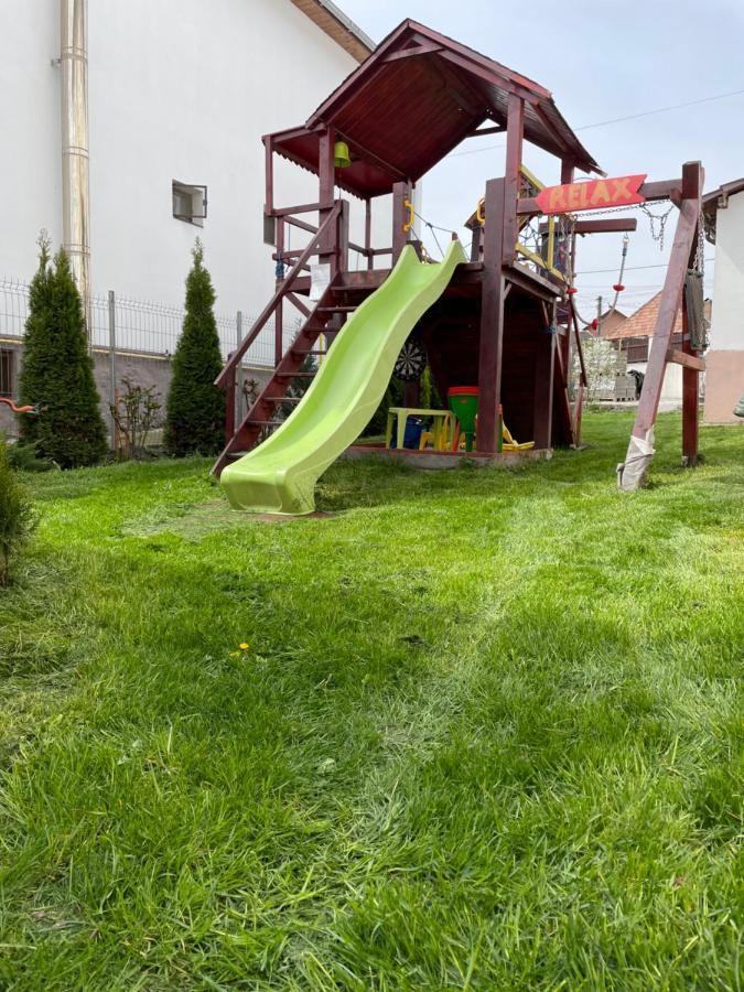 Pensiunea Casa Rica Călimăneşti Exteriör bild