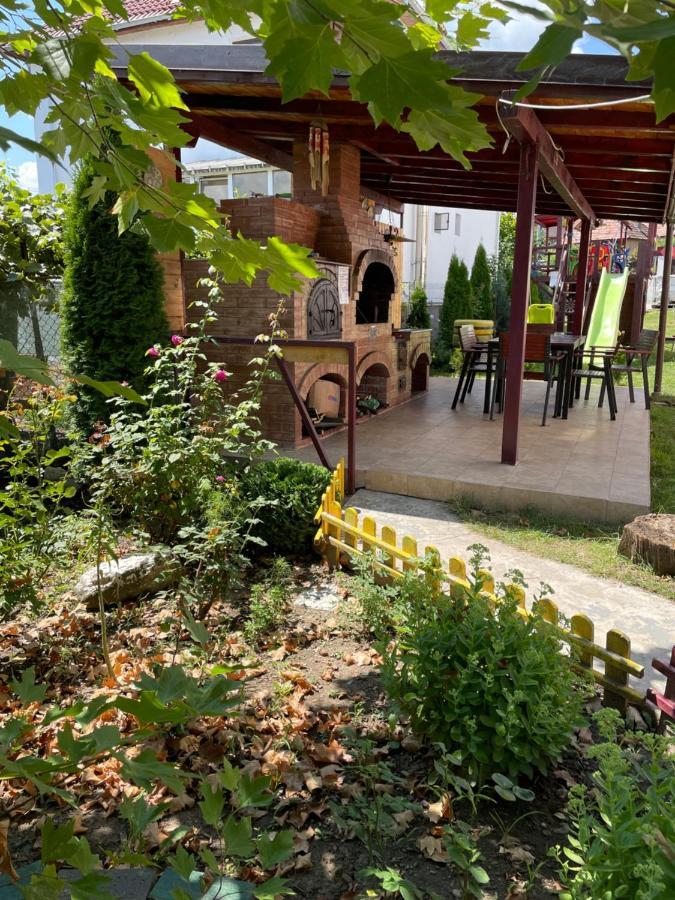 Pensiunea Casa Rica Călimăneşti Exteriör bild