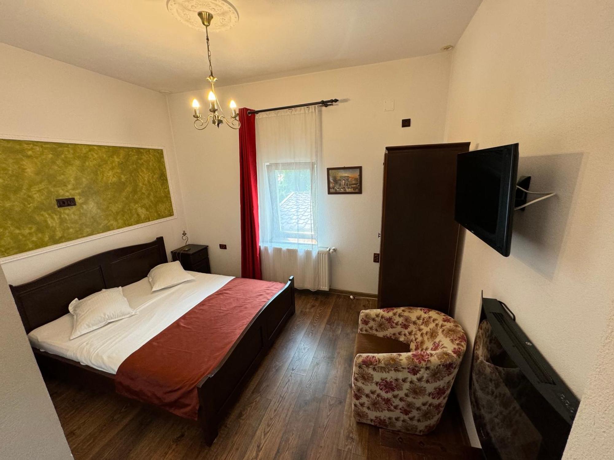 Pensiunea Casa Rica Călimăneşti Exteriör bild