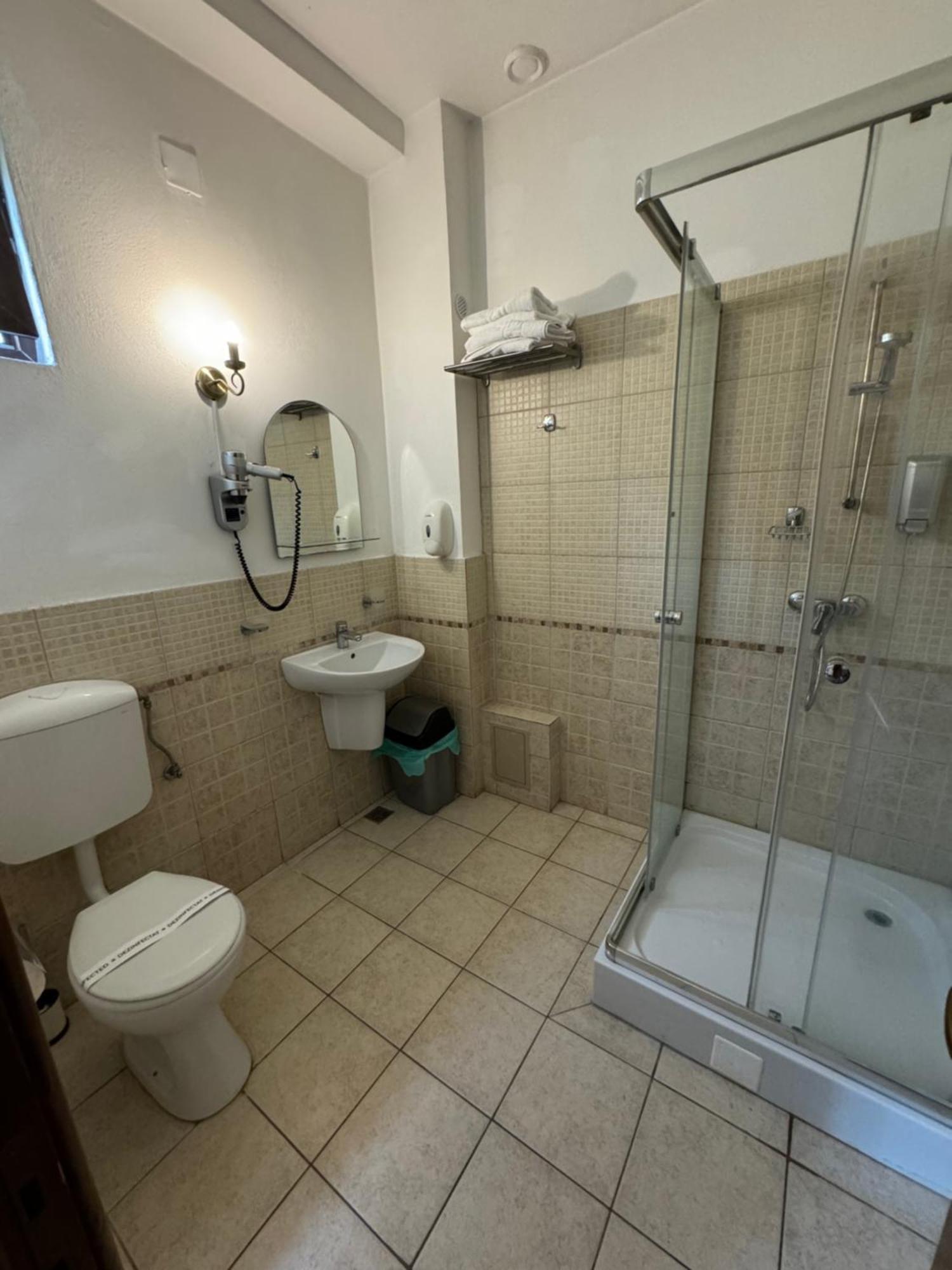 Pensiunea Casa Rica Călimăneşti Exteriör bild