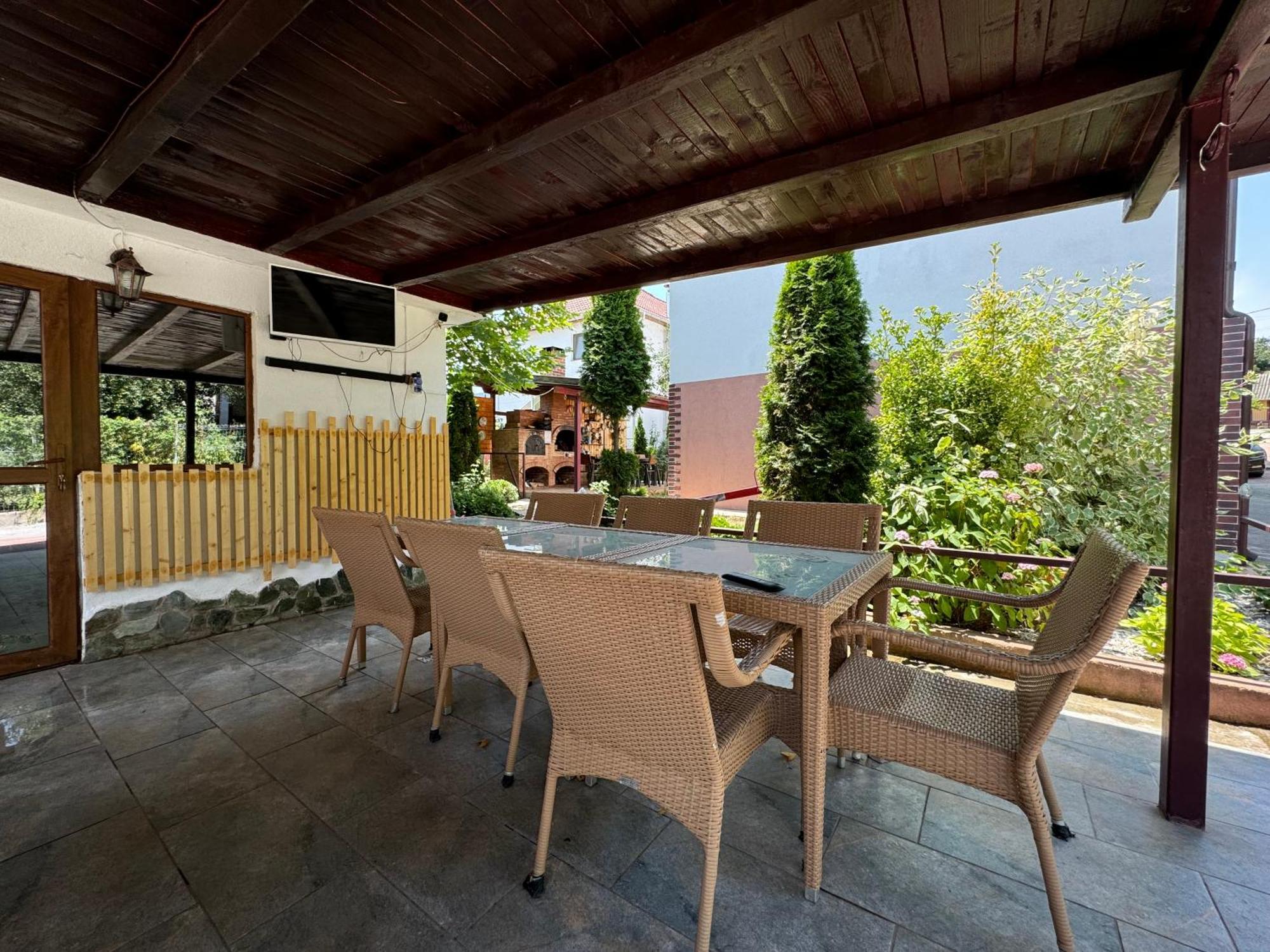 Pensiunea Casa Rica Călimăneşti Exteriör bild