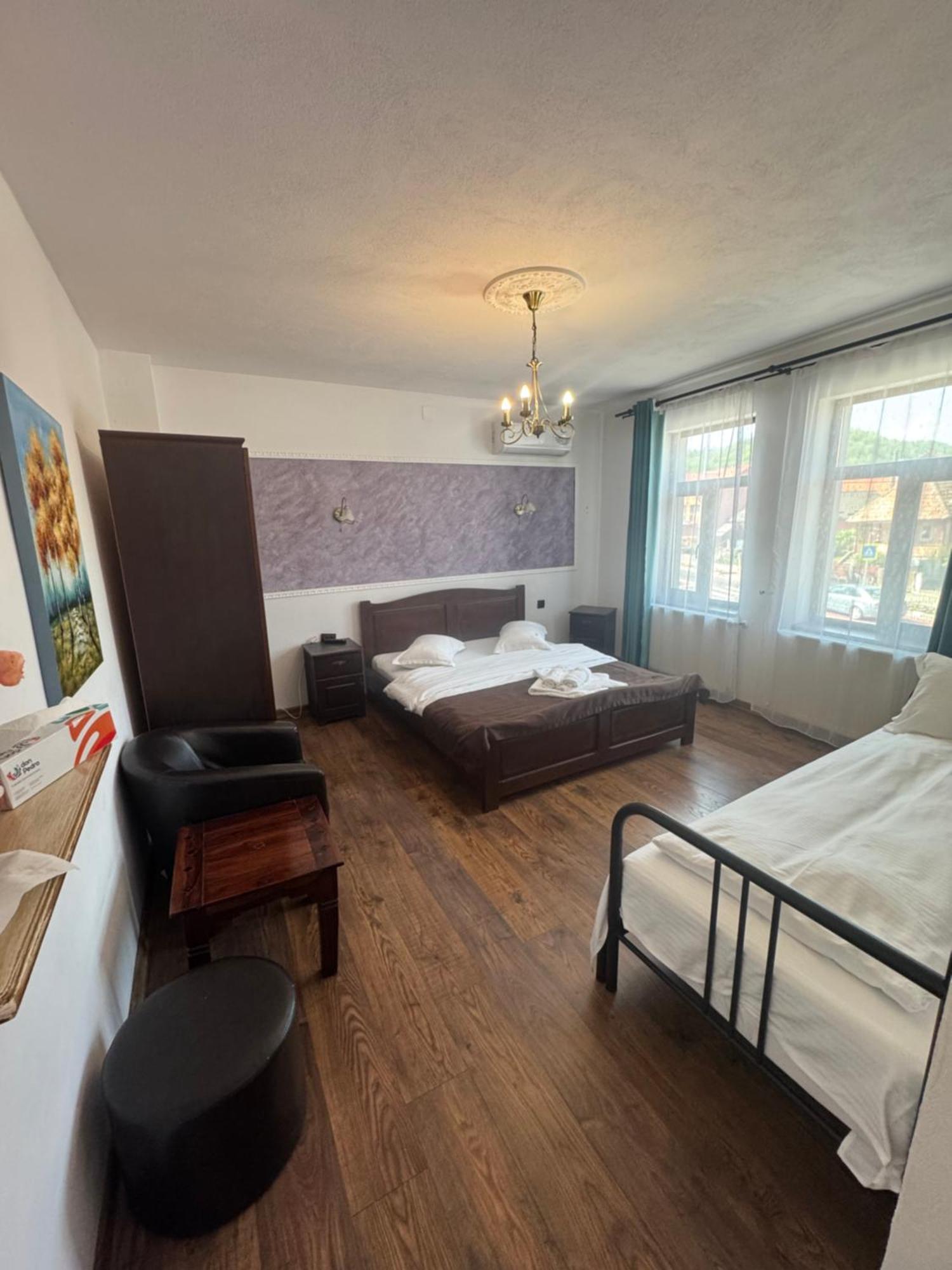 Pensiunea Casa Rica Călimăneşti Exteriör bild